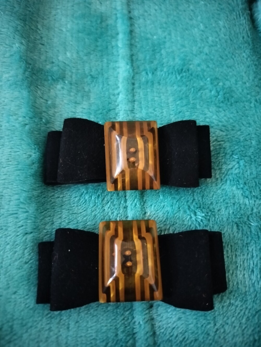 1930s Art Deco Apple Juice Bakelite Velvet Bow Shoe Clips Pair